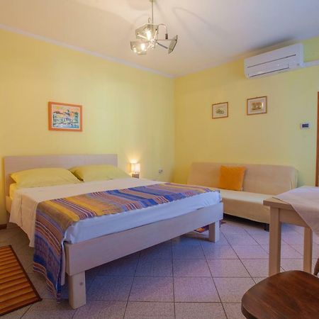 Rooms Ester Cres Zewnętrze zdjęcie