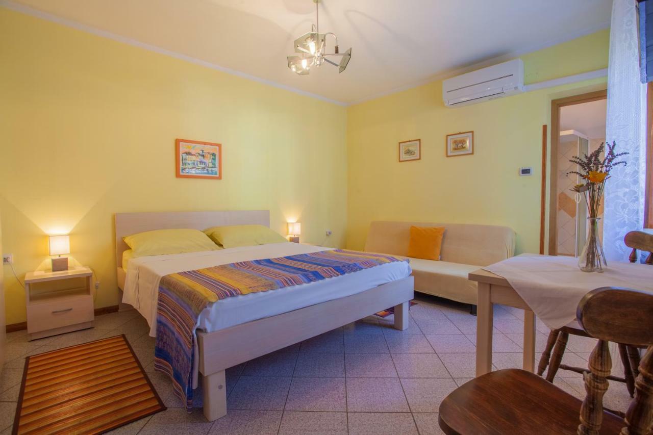 Rooms Ester Cres Zewnętrze zdjęcie